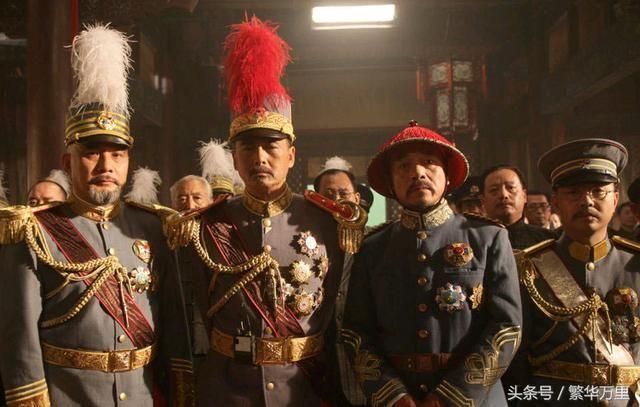 中国军队中,什么军衔的将领,才有资格佩戴一把长剑?