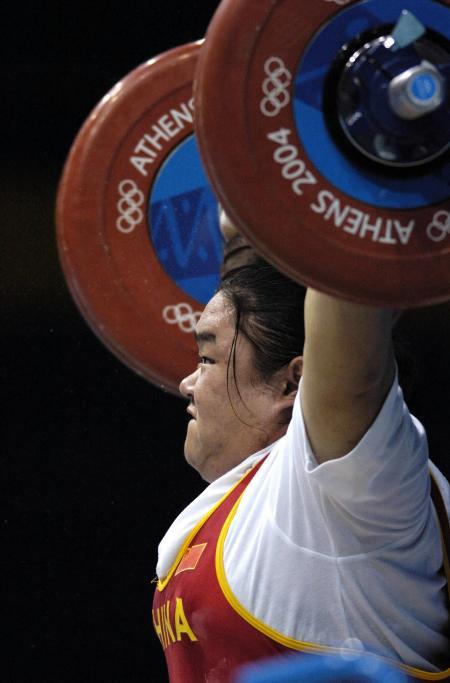 在奥运会举重女子75公斤以上级的比赛中,中国选手唐功红以总成绩305