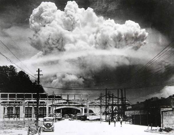 日本原子弹爆炸时有多惨7万多广岛市民瞬间被蒸发气化