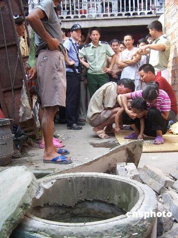 在浙江温岭横峰街道西洋村,一名来自江西修水的5岁女孩不慎掉入直径为