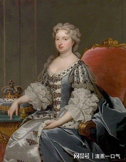 乔治二世的妻子是威廉敏娜·夏洛特·卡罗琳,她是在普鲁士国王腓特烈