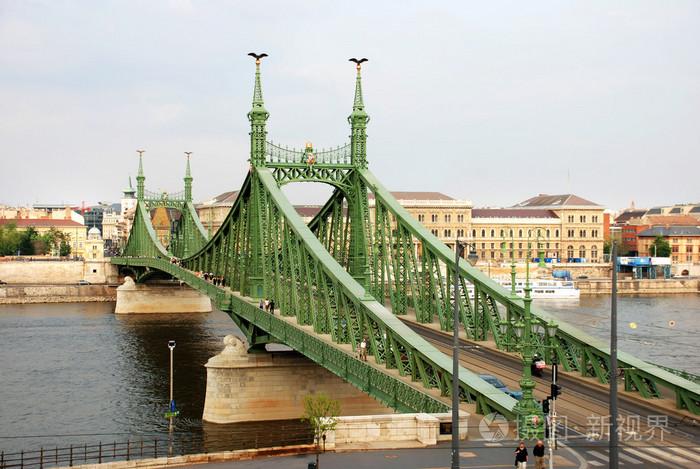 在布达佩斯的伊丽莎白桥