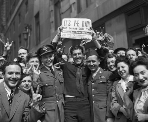 1/4v-e day, victory in europe day,即第二次世界大战中的欧洲胜利日