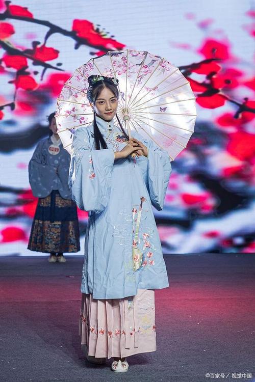 这四种形制是中国汉民族传统服饰的基本款式,也是汉服文化的重要组成