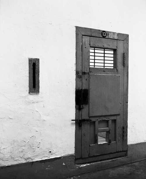 旧式监狱图片-旧式监狱的内部场景素材-高清图片-摄影照片-寻图免费打
