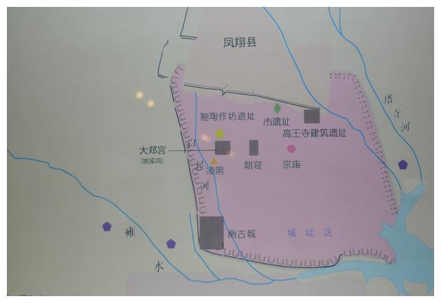 这块农地就是当年秦始皇加冕亲政的地方位于大宝鸡的雍城遗址