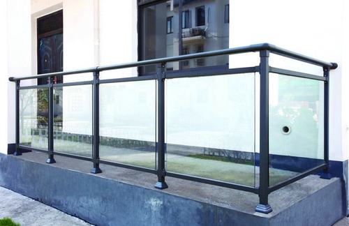 佳裕锌钢玻璃组装阳台栏杆