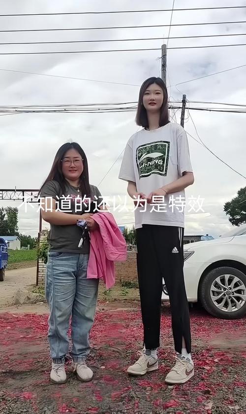 黑龙江女子身高2米2家属犯愁上哪找对象不知道的还以为是特效