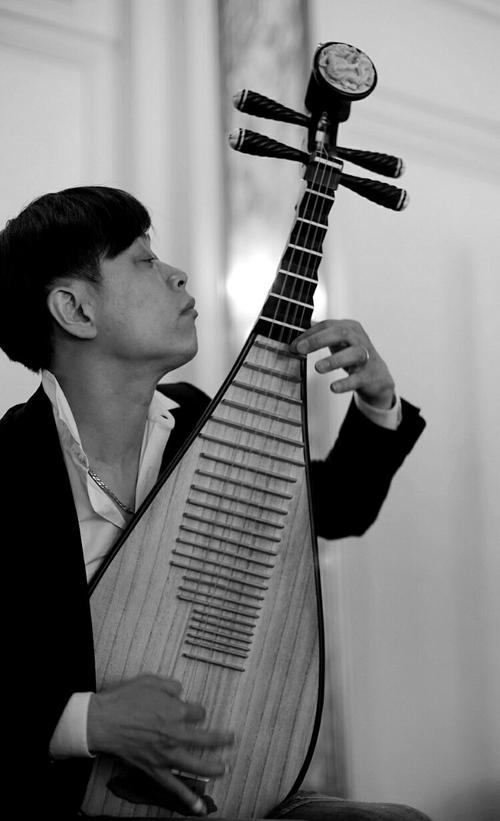 上海民族乐团著名青年琵琶演奏家俞冰