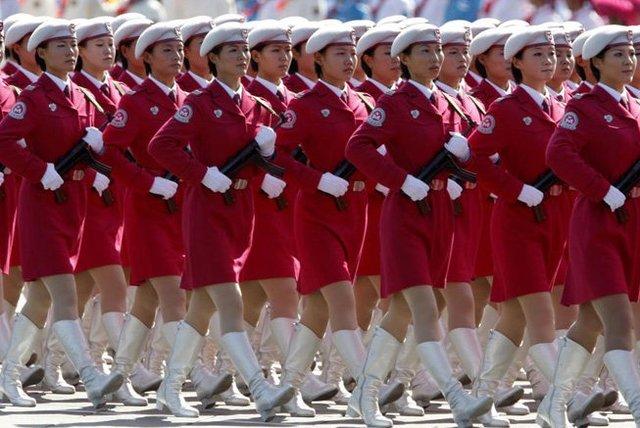 盘点各国女兵方阵,俄罗斯最漂亮,最后一个国家亮了