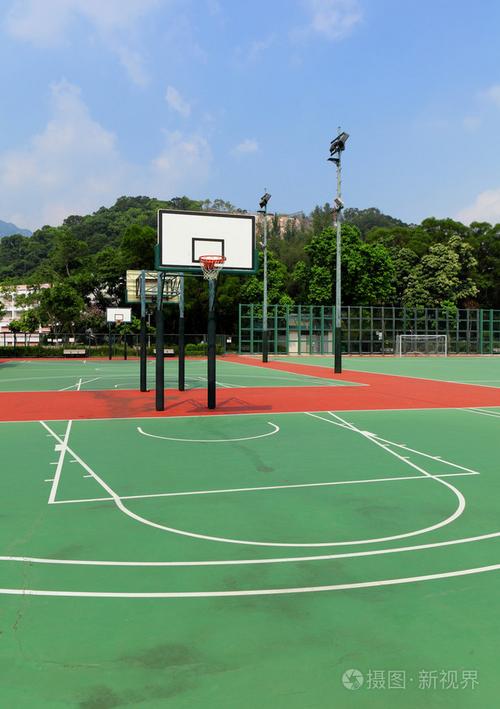 室外公共篮球场照片-正版商用图片1enqi7-摄图新视界