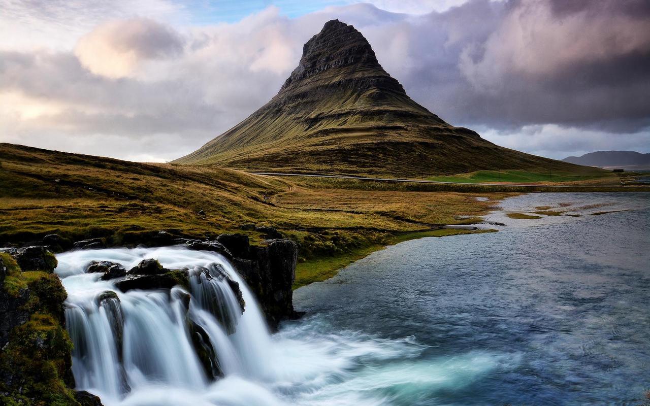 冰岛基尔丘山(草帽山)图片壁纸高清大图预览1920x1200_风景壁纸下载