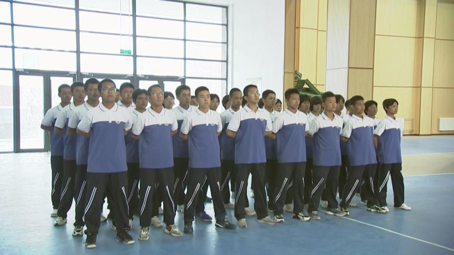 孟村回民中学举行2021级新生军训汇报表彰大会