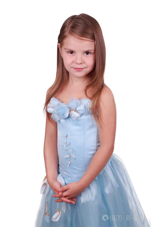 漂亮的小女孩在穿公主裙照片-正版商用图片0c4n81-摄图新视界