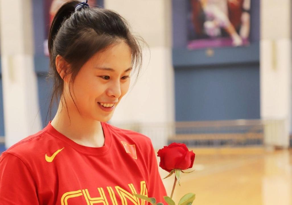 中国女篮控卫,王思雨,能突能投,速度极快,爆发力强