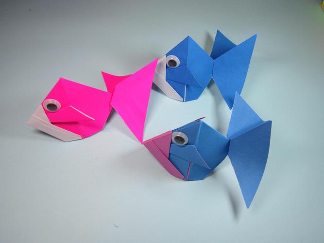儿童手工折纸小鱼,2分钟学会简单又漂亮的立体小金鱼的折法