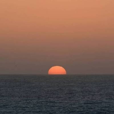 日出微信头像唯美图片清晨海边日出图片