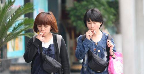 中学女生吸烟年龄有早于男生的倾向