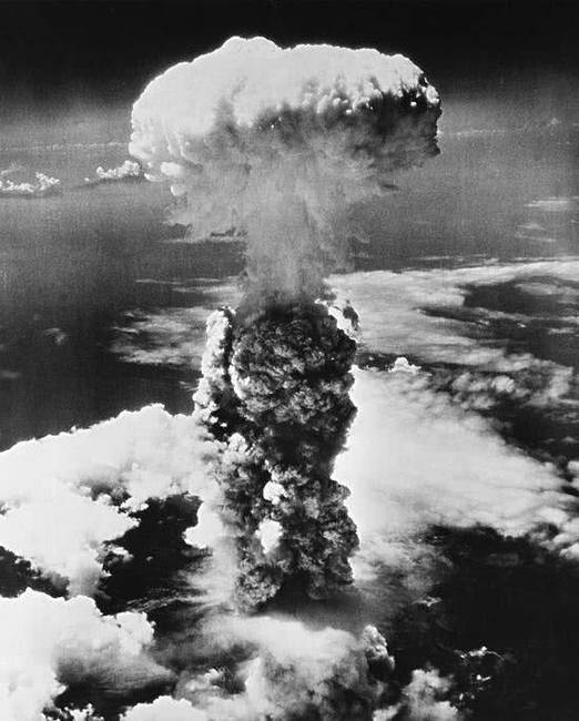 广岛原子弹设计者,60年后再访日本,只说了一句话日本人都傻了