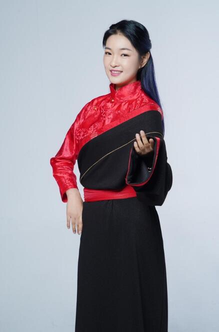 《神秘的西藏》唱出雅鲁藏布江的唯美 歌手德德在乐坛
