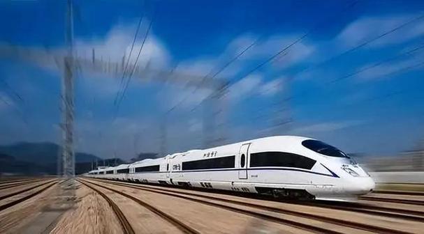 高铁是目前人们出行中最快速方便的交通工具之一,也是最能代表中国