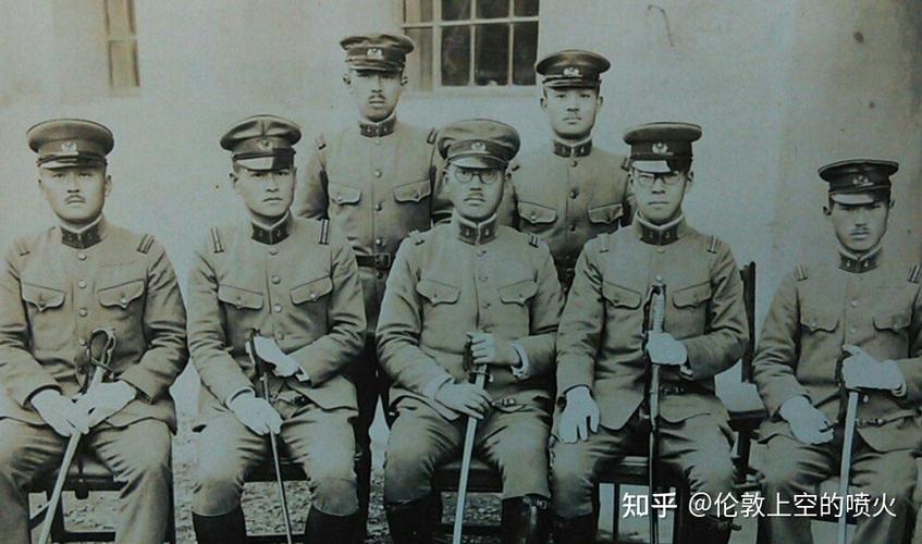 为什么电视剧里日本昭五式军服领口兵科章有的有数字有的没有