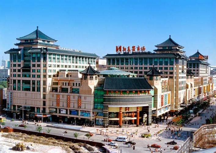 120岁的北京东安市场加入了百货复兴的战局