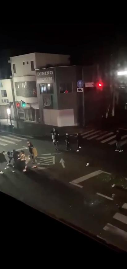日本黑帮深夜街头火拼 2名山口组成员被开枪打伤