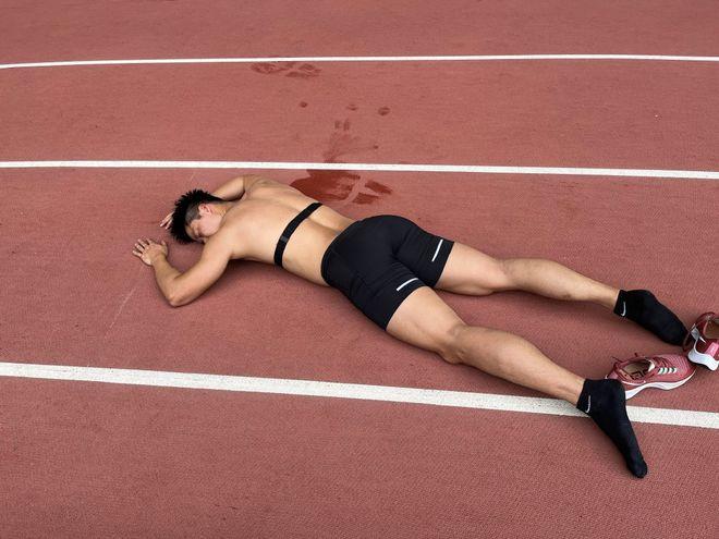 短跑运动员为何不跑中长距离苏炳添3000米成绩甚至还不如姚明