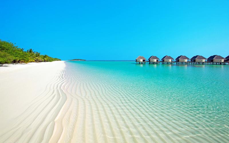 岛屿白色的沙滩酒店-夏季风光高清壁纸