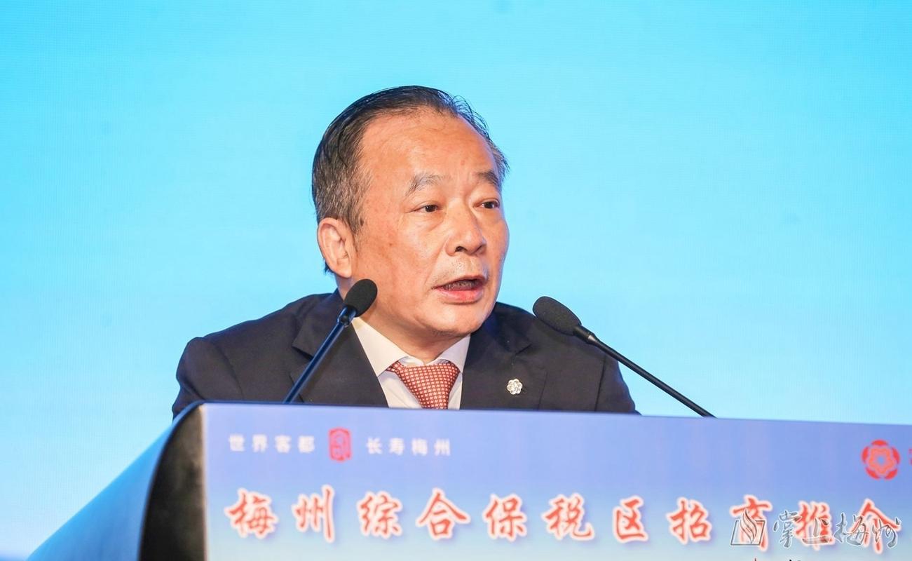 海关总署广东分署党委副书记,副主任温珍才同志致辞.