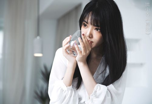洪小乔red发行新曲《夏甜》 浪漫诠释恋爱中的心跳细节
