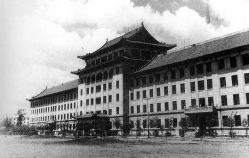 新中国第一所高等军事学院,为什么建在哈尔滨?