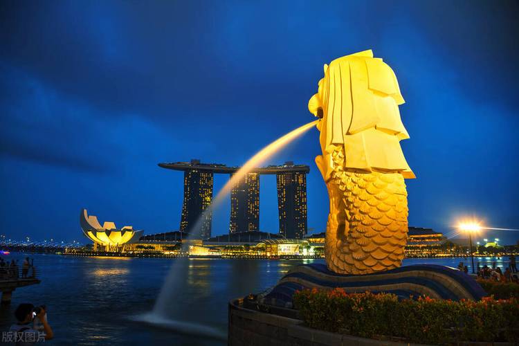 新加坡的鱼尾狮的由来(鱼尾狮象征的意义)_文化_标志性_建筑