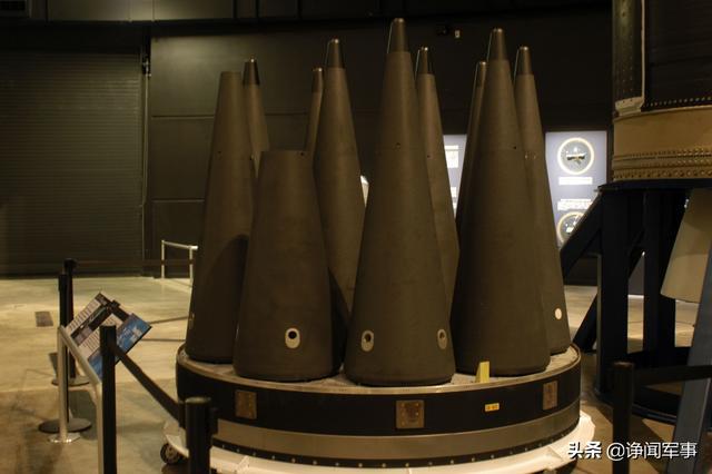 美国海军三叉戟d5潜射弹道导弹的w88弹头和美国空军b61-12核重力炸弹