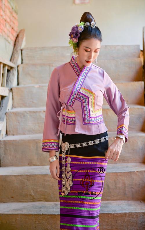 秋冬傣族传统服女长袖袖筒裙水服装紫色节日民族服装