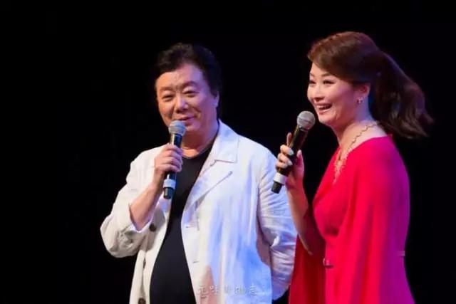 叶惠贤,钱云搭档主持金牌主持,助阵压台当年,这两颗沪剧舞台上最耀眼