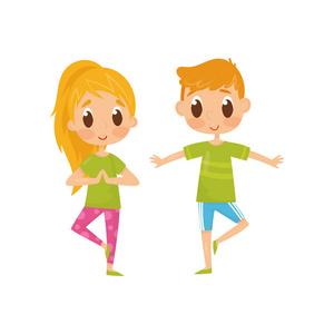 瑜伽女孩漫画孩子们在平衡瑜伽练习.滑稽的小男孩和女孩在运动服.