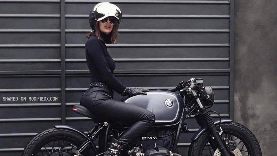 为什么骑宝马摩托车的女生都是长腿美女她们就是答案