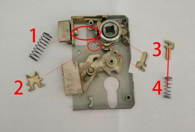 1,锁芯铜制的圆柱形锁芯,转动时可锁上或打开.