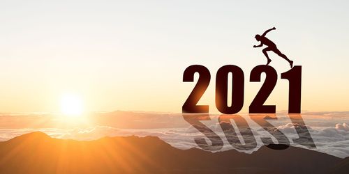2021新春跨年人物飞奔海报2021字牛年2021年人物剪影迎接2021大气唯美