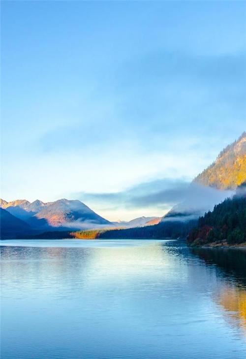 唯美山水平静湖面风景图片