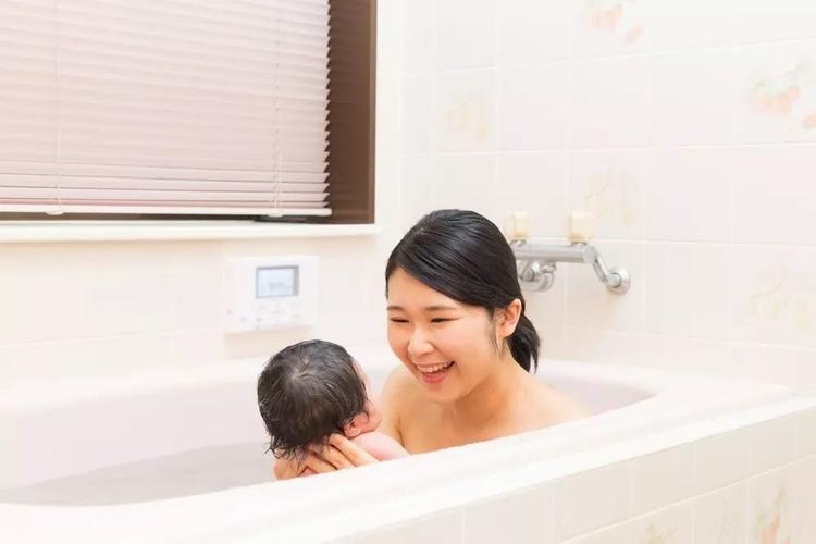 福州9岁男孩频繁偷看母亲洗澡,父母这些"爱的"举动恐引发伤害