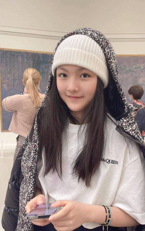 李湘14岁女儿,被知名rapper公开求爱,还声称自己非常需要钱_王诗龄