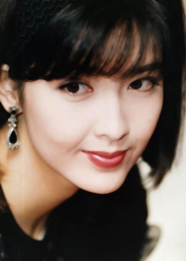 老照片;九十年代的香港女明星邱淑贞,周慧敏