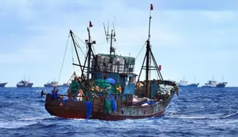 恐怖渔船鲁荣渔2682号:33人出海22人死亡,真实版太平洋大逃杀