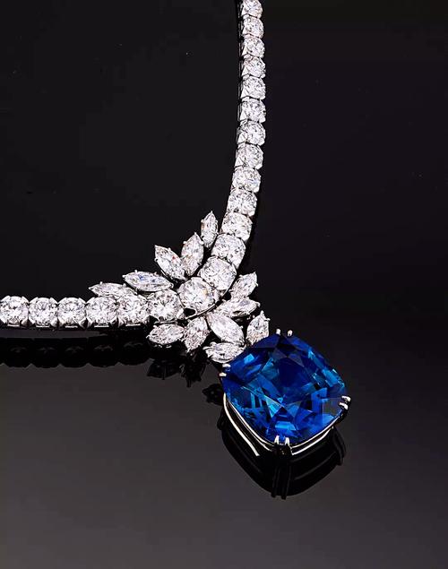 02克拉「缅甸」天然蓝宝石配钻石项链,梵克雅宝