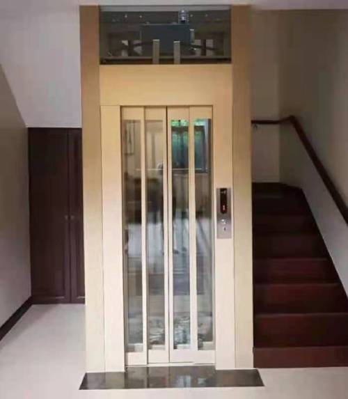 别墅电梯,新安装的家用电梯刚开始使用的时候一直面临住户装修,电梯