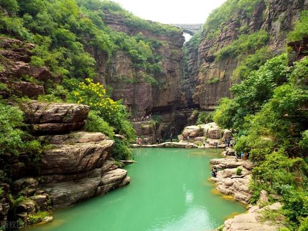 云台山风景区是中国河南省的一个著名旅游胜地,位于焦作市修武县境内.