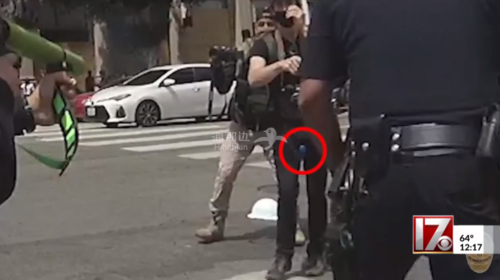 夺笋啊洛杉矶警察用泡沫弹打伤男子下体最后睾丸肿大爆裂了